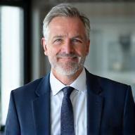 Lukas Vogel - Senior Financial Consultant